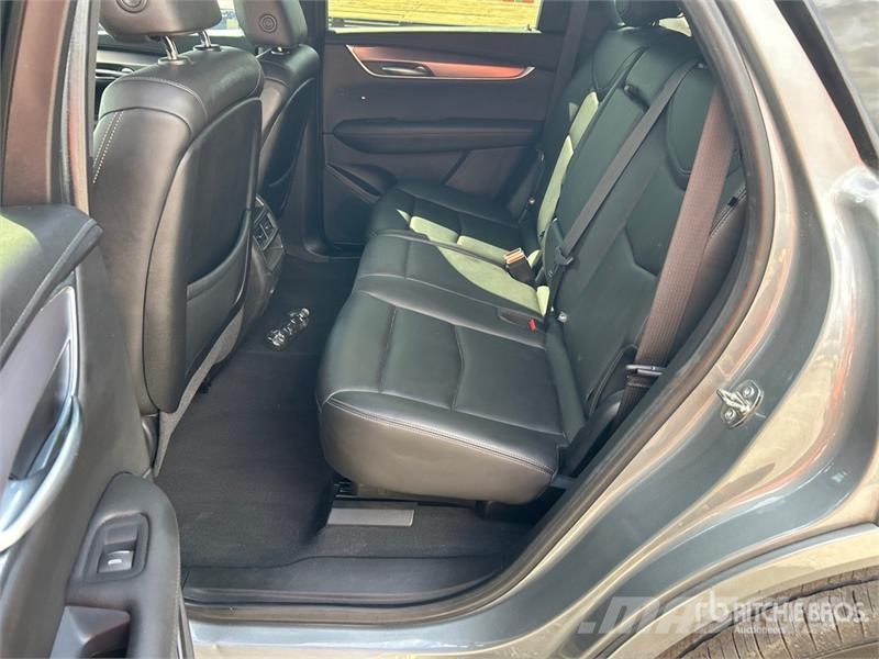 Cadillac XT5 2WD SUV Personbiler