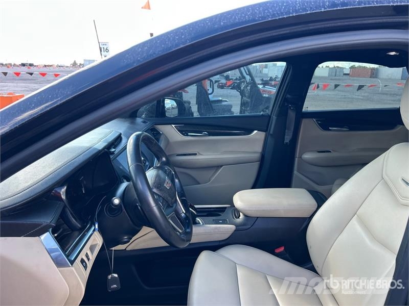 Cadillac XTS SUV Automobili