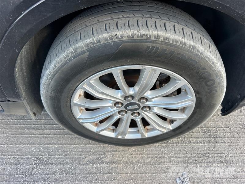 Cadillac XTS SUV Automobili