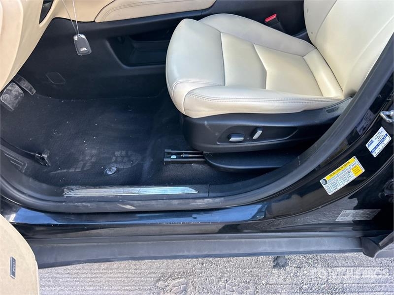 Cadillac XTS SUV Automobili