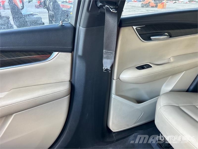 Cadillac XTS SUV Automobili