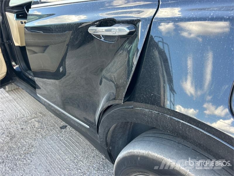 Cadillac XTS SUV Automobili