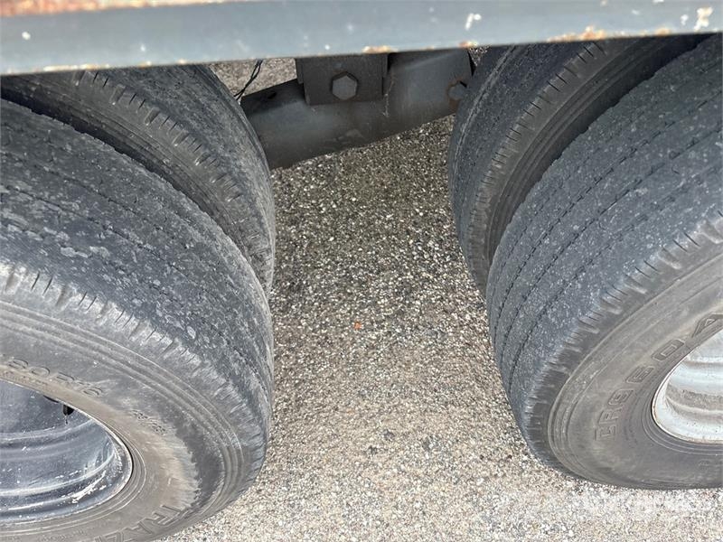 Caliber 30 ft T/A Equipment Trailer Prikolice za prevoz vozil