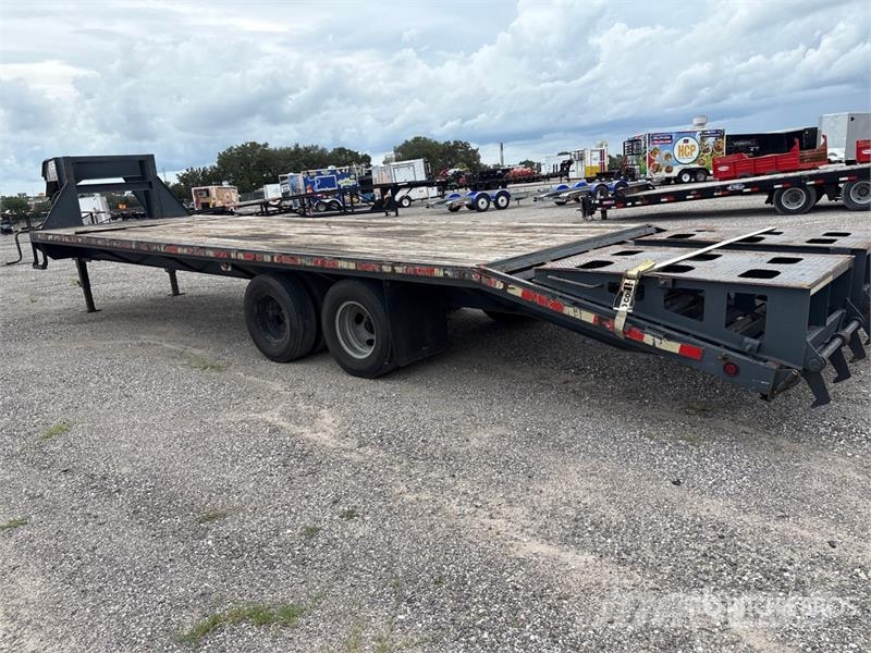 Caliber 30 ft T/A Equipment Trailer Prikolice za prevoz vozil