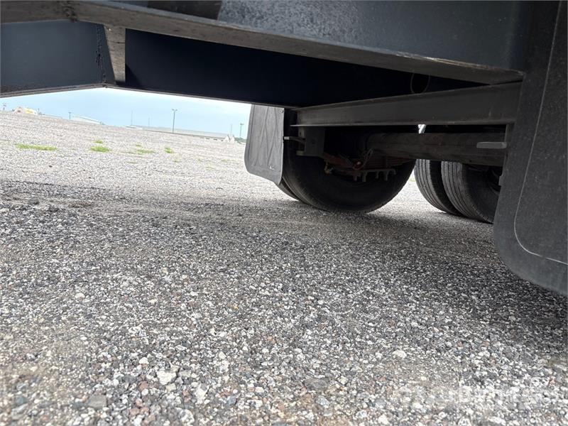 Caliber 30 ft T/A Equipment Trailer Prikolice za prevoz vozil
