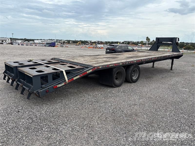 Caliber 30 ft T/A Equipment Trailer Prikolice za prevoz vozil