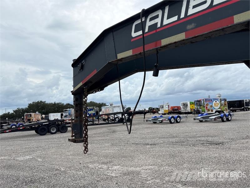 Caliber 30 ft T/A Equipment Trailer Prikolice za prevoz vozil