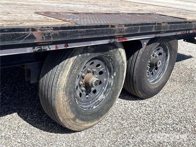 Caliber EDH820 20 ft T/A Equipment Trailer Biltransporter henger