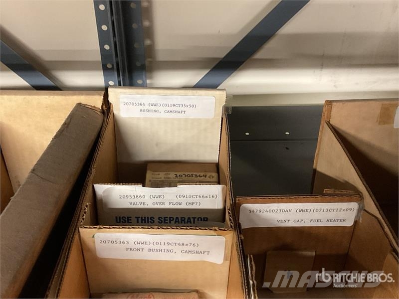 Cam Shafts and Flywheel w/Misc. Engine Parts Transport - Anderen