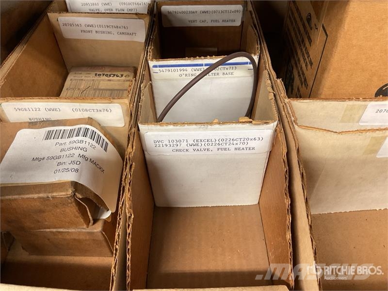 Cam Shafts and Flywheel w/Misc. Engine Parts Transport - Anderen