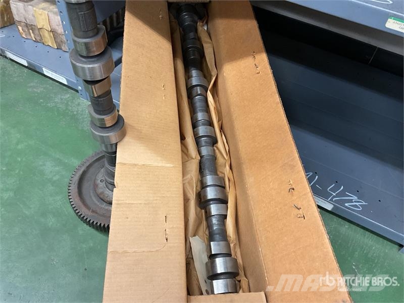 Cam Shafts and Flywheel w/Misc. Engine Parts Transport - Anderen