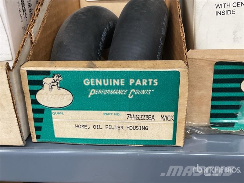 Cam Shafts and Flywheel w/Misc. Engine Parts Transport - Anderen