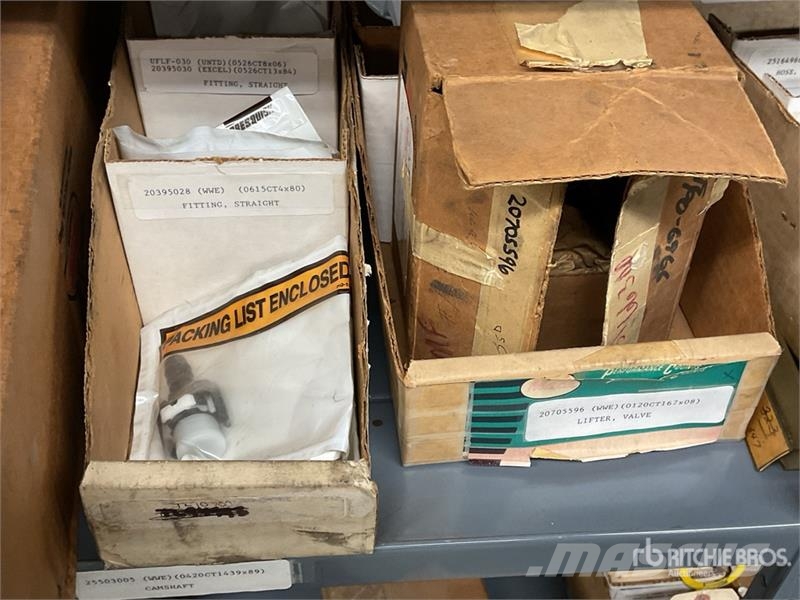 Cam Shafts and Flywheel w/Misc. Engine Parts Transport - Anderen