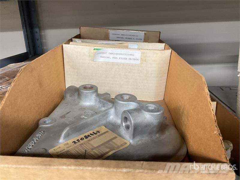Cam Shafts and Flywheel w/Misc. Engine Parts Transport - Anderen