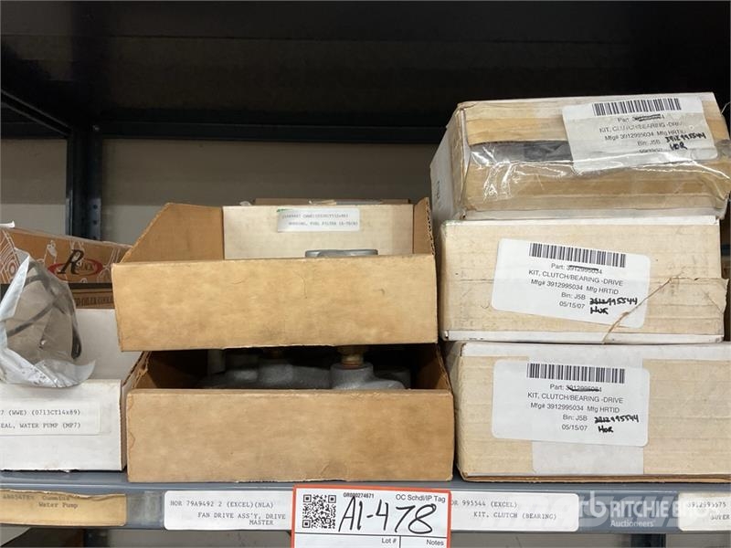 Cam Shafts and Flywheel w/Misc. Engine Parts Transport - Anderen