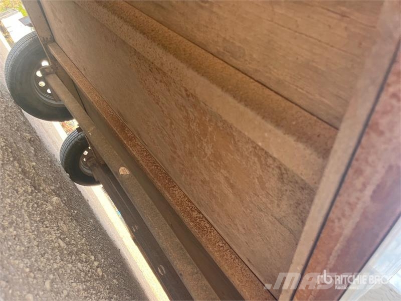 Cargo 14 ft T/A Enclosed Trailer Прицепы-фургоны