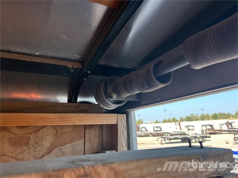 Cargo Mate TXB5716TA3 16 ft T/A Enclosed Trailer Rimorchi cassonati