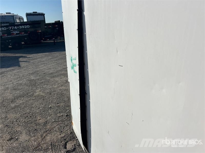 Cargo Mate TXB5716TA3 16 ft T/A Enclosed Trailer Rimorchi cassonati