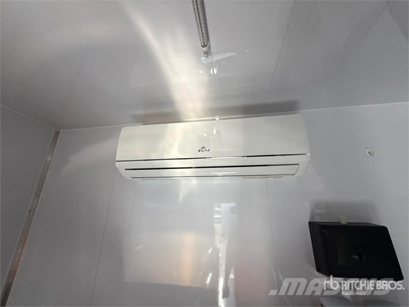 Cargo United 14 ft T/A Food Concession Trailer Outros reboques