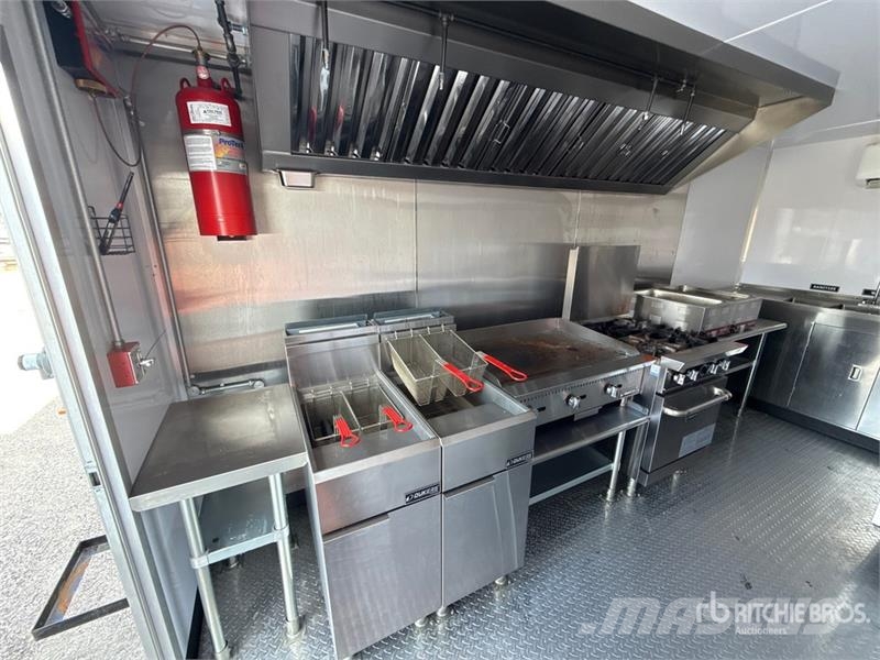  Cargo United 16 ft T/A Food Concession Trailer Outros reboques