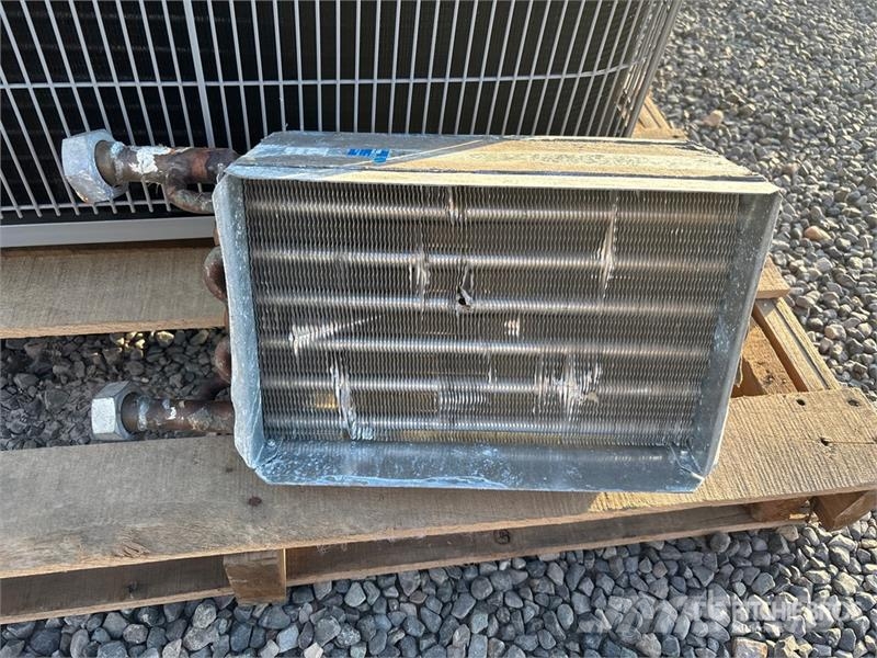 Carrier 24ABB360A062011 3 ton Air Conditioner (Unused) Оборудване за отопление и размразяване