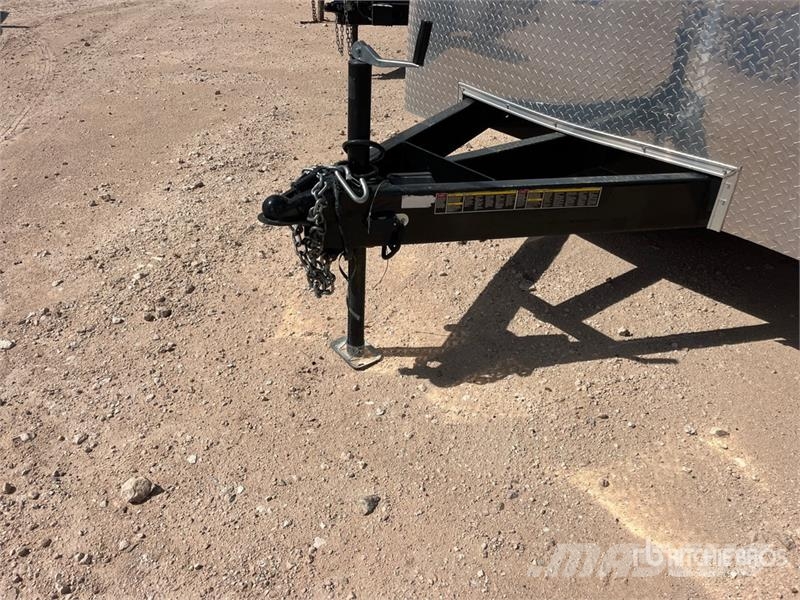 Carry-On 16 ft T/A Enclosed Trailer Furgons