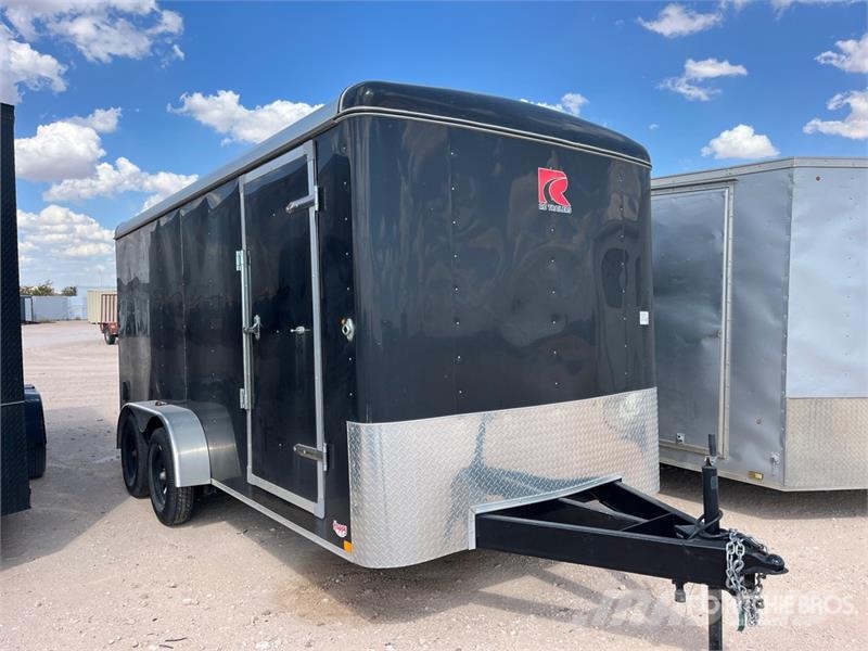 Carry-On 16 ft T/A Enclosed Trailer Furgons