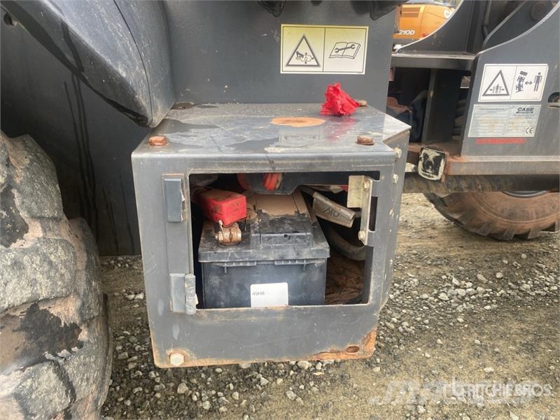 CASE 321F Wielladers