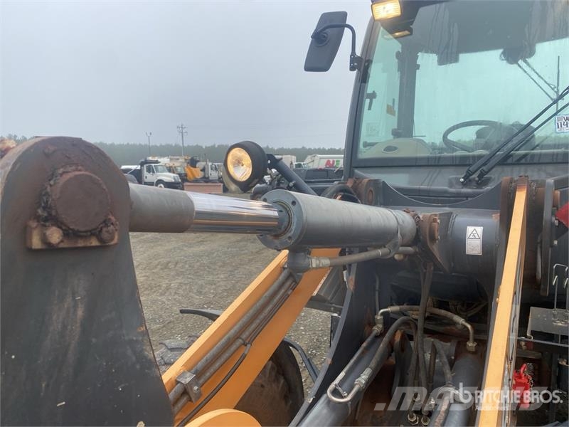 CASE 321F Wielladers