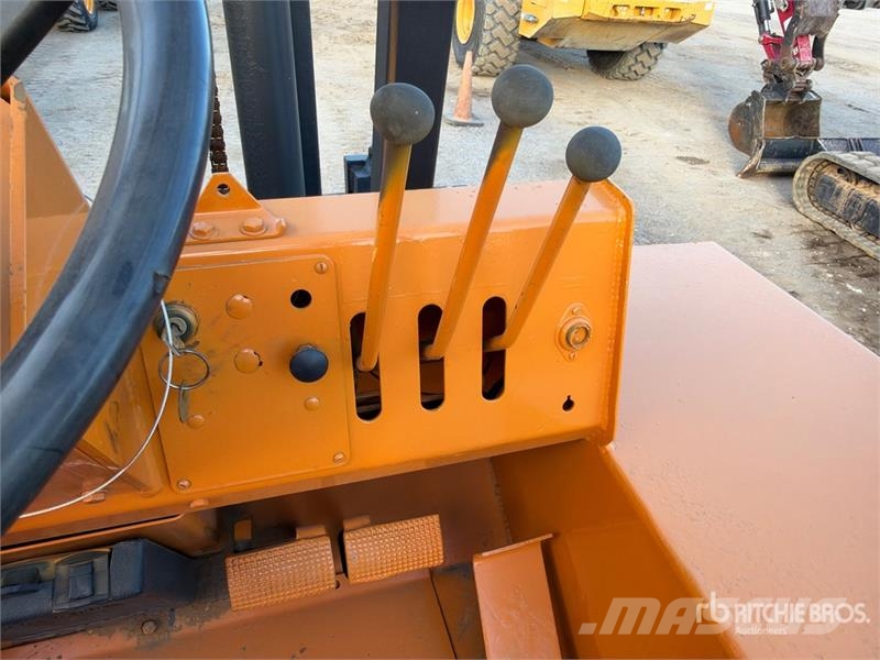 CASE 4x2 Rough Terrain Forklift Tereptargonca