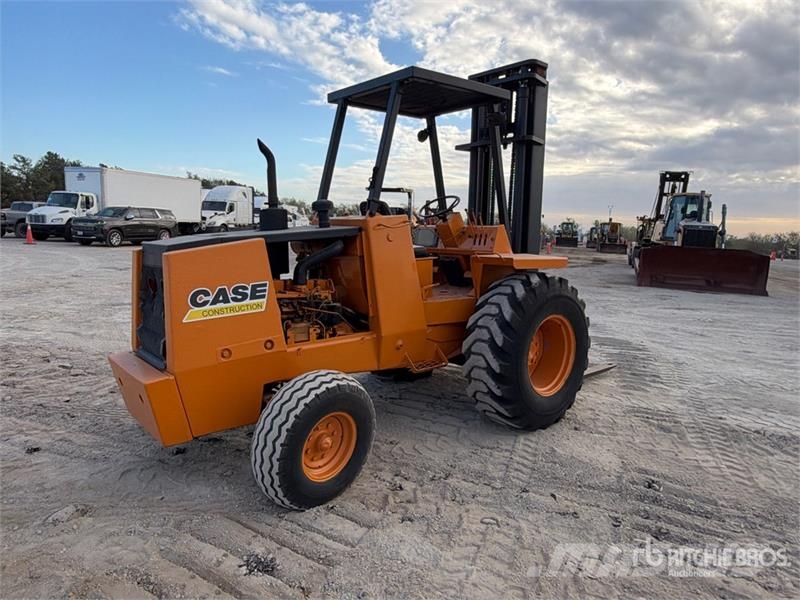 CASE 4x2 Rough Terrain Forklift Tereptargonca