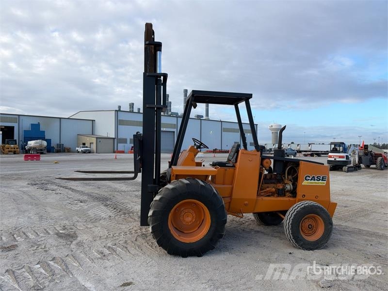 CASE 4x2 Rough Terrain Forklift Tereptargonca