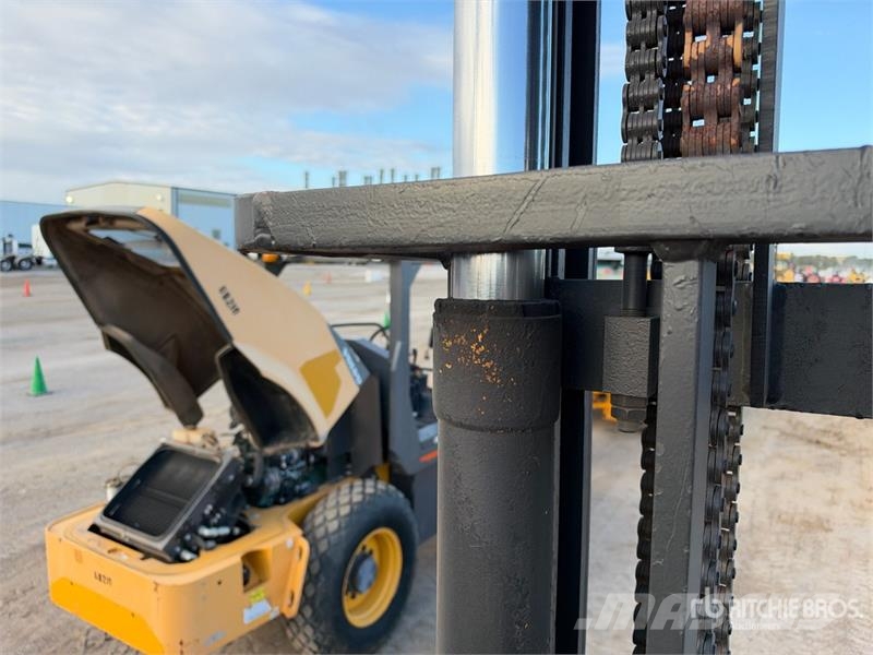 CASE 4x2 Rough Terrain Forklift Tereptargonca