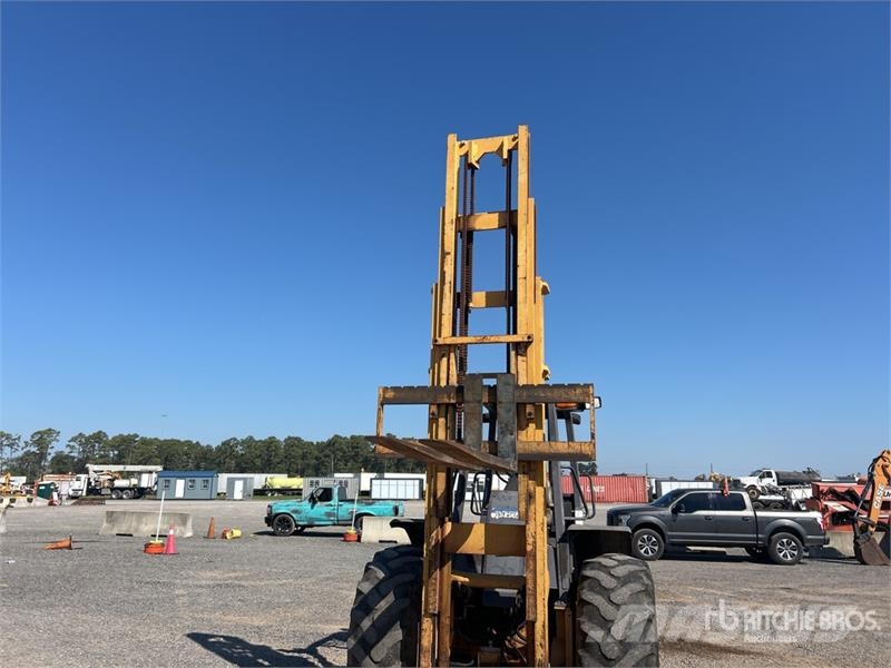 CASE 580G Apvidus autokrāvējs