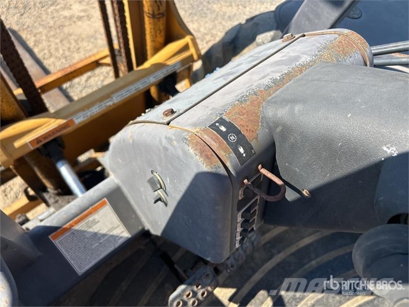 CASE 580G Apvidus autokrāvējs