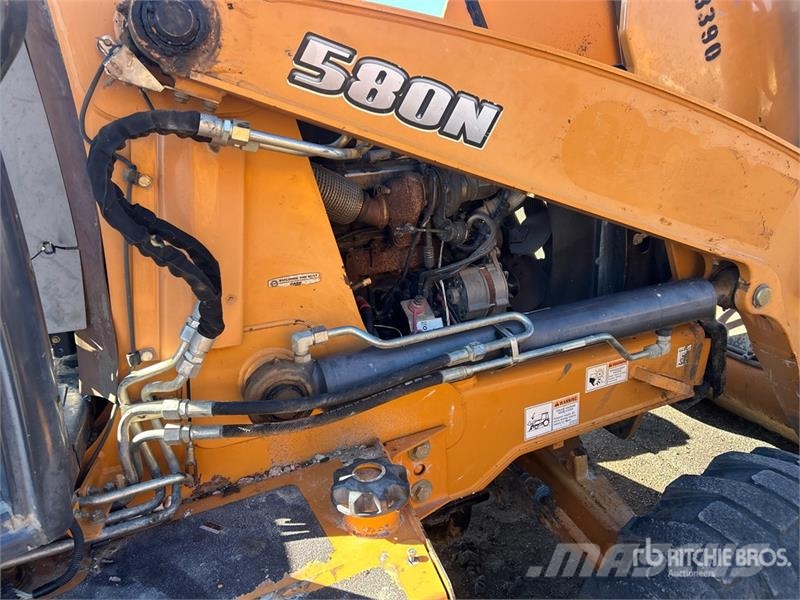 CASE 580N Tractopelle
