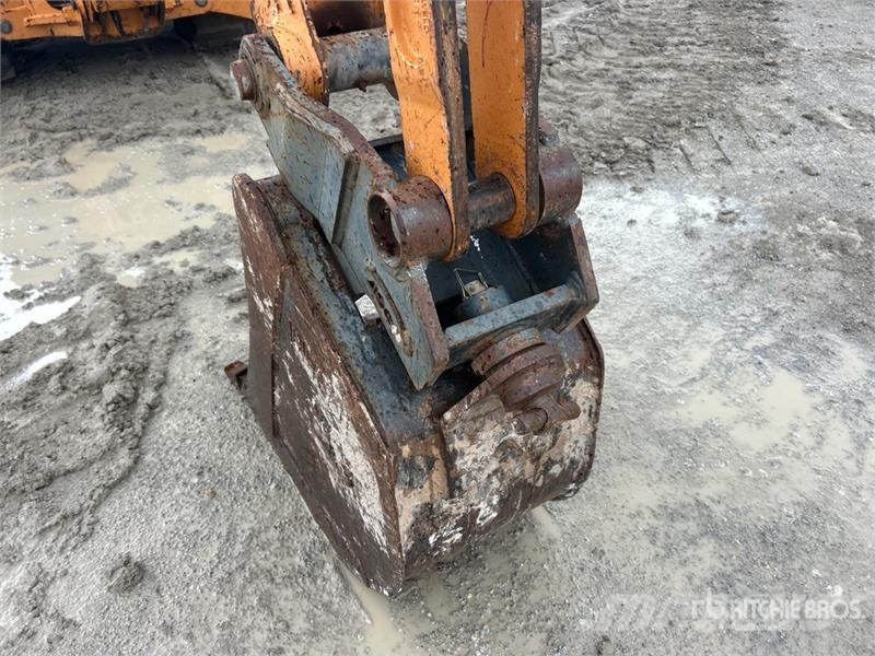 CASE 580N Ekskavatori-iekrāvēji