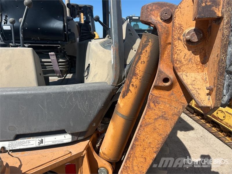 CASE 580N Backhoe