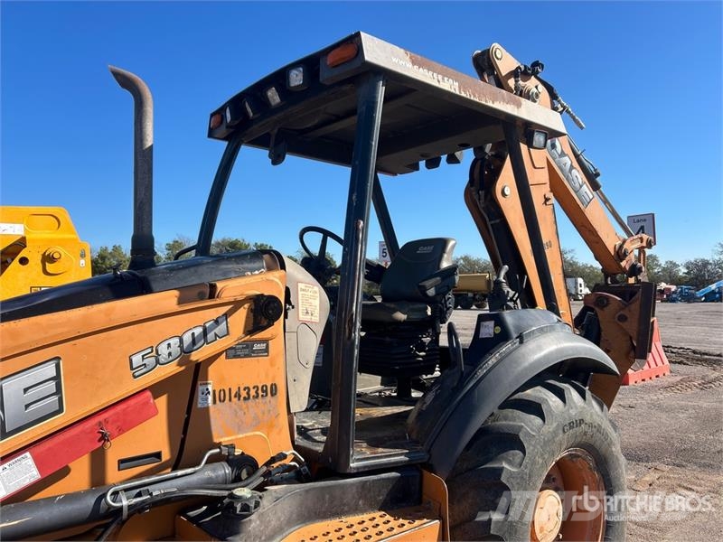 CASE 580N Tractopelle