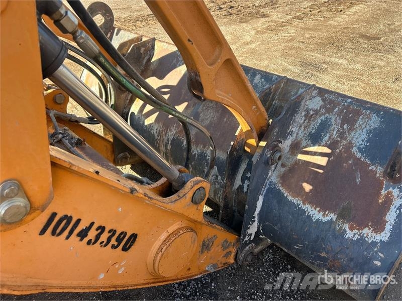 CASE 580N Tractopelle