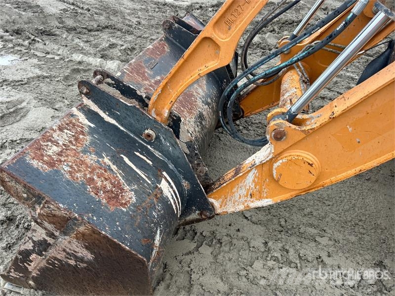 CASE 580N Ekskavatori-iekrāvēji