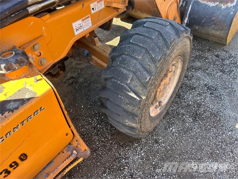 CASE 580N Tractopelle