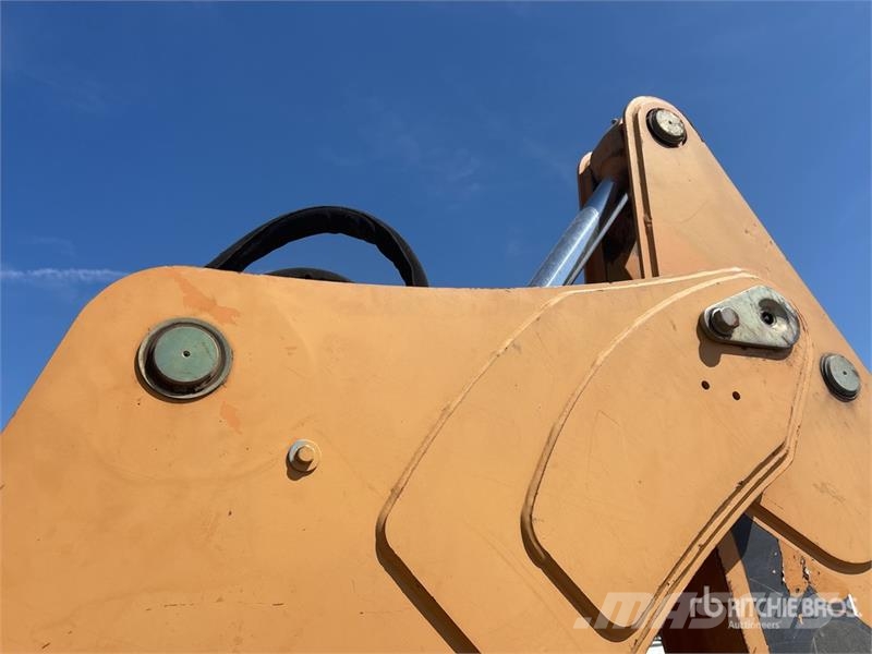 CASE 580N Backhoe