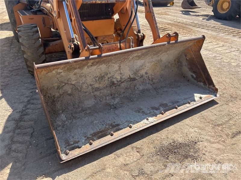 CASE 580N Backhoe