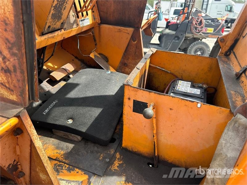 CASE 586C Внедорожные погрузчики