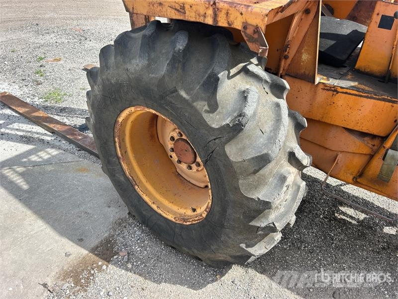CASE 586C Внедорожные погрузчики