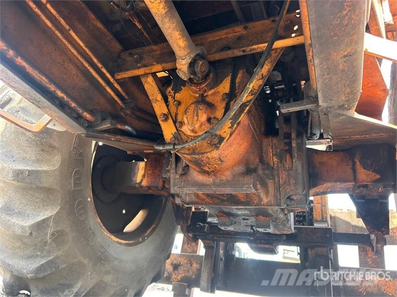 CASE 586C Внедорожные погрузчики