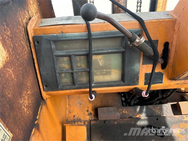 CASE 586C Внедорожные погрузчики