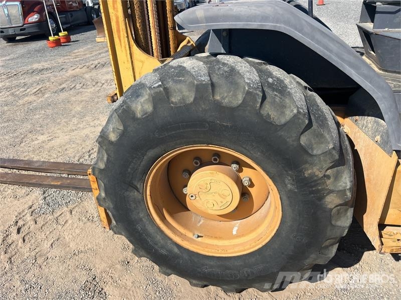 CASE 586G-3 Внедорожные погрузчики