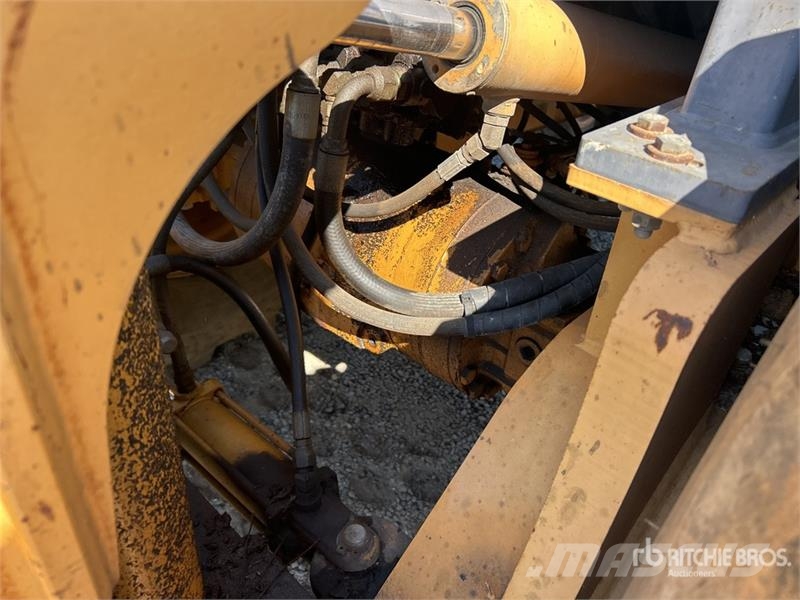 CASE 586G-3 Внедорожные погрузчики